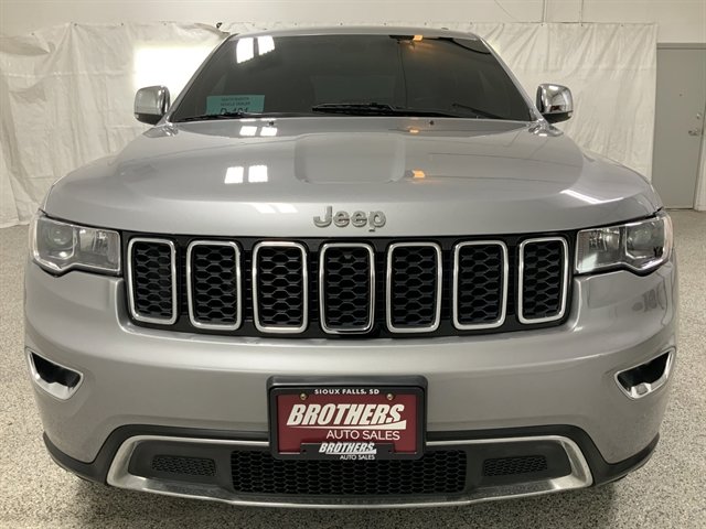Used 2018 Jeep Grand Cherokee Limited AWD/4WD image 4