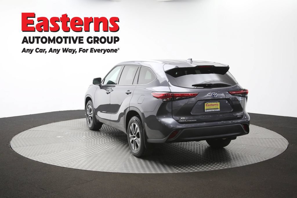Used 2022 Toyota Highlander XLE AWD/4WD image 67