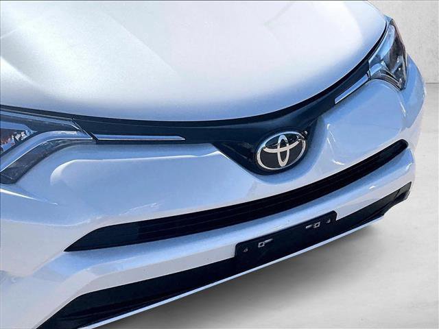 Used 2018 Toyota RAV4 Limited image 28