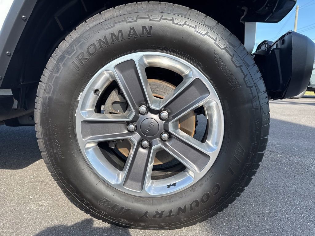 Used 2020 Jeep Wrangler Unlimited Sahara AWD/4WD image 11
