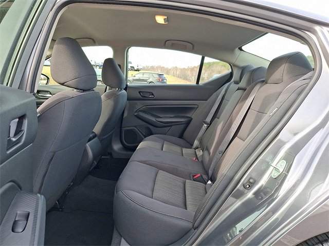 Used 2024 Nissan Altima 2.5 SV image 10