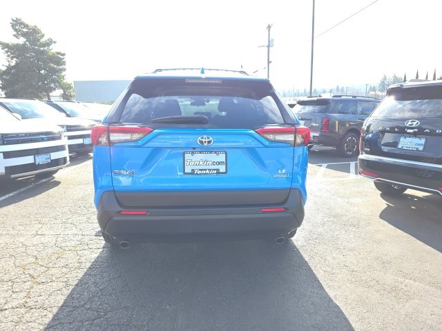 Used 2020 Toyota RAV4 LE w/ Carpet Mat Package image 6