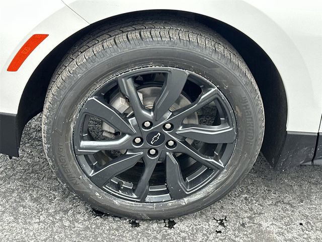 Used 2023 Chevrolet Equinox RS FWD image 32