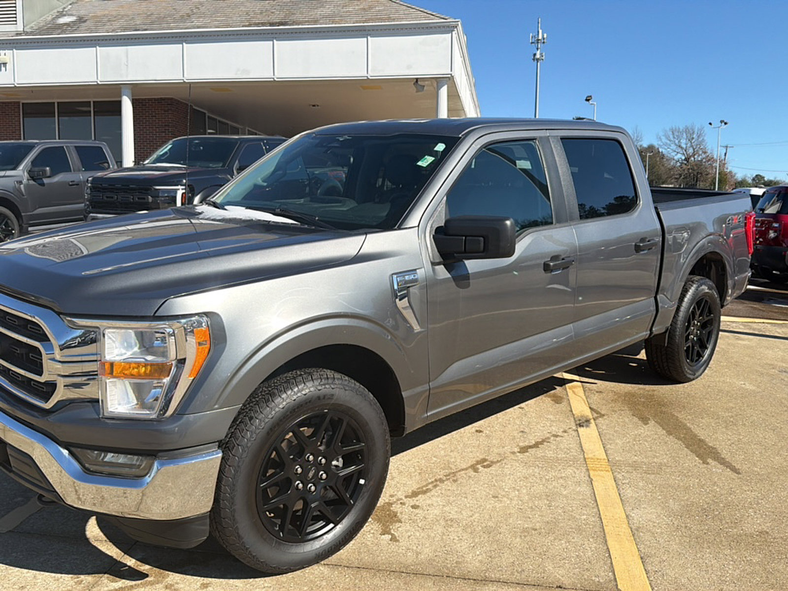 Used 2023 Ford F150 XLT AWD/4WD image 4