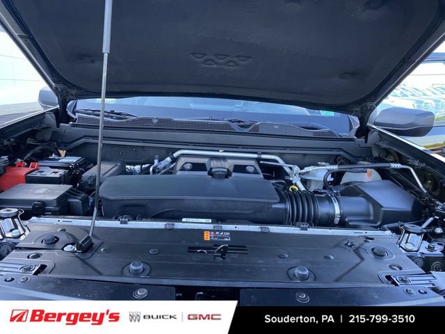 Used 2025 Chevrolet Colorado W/T w/ WT Custom Package AWD/4WD image 34