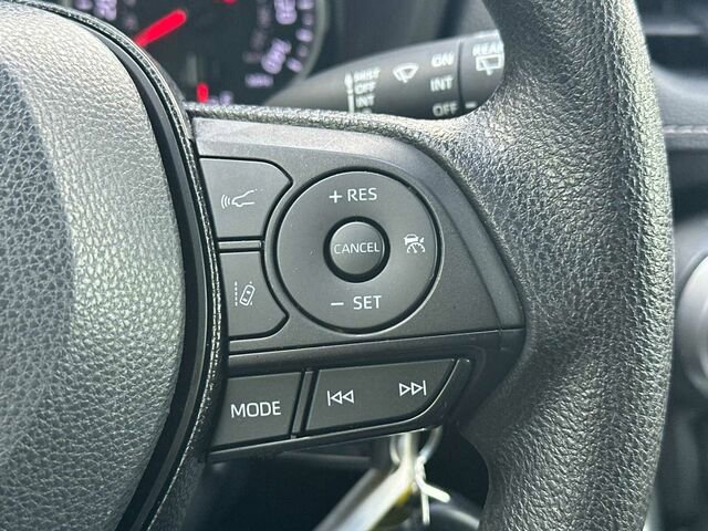 Used 2021 Toyota RAV4 LE image 27