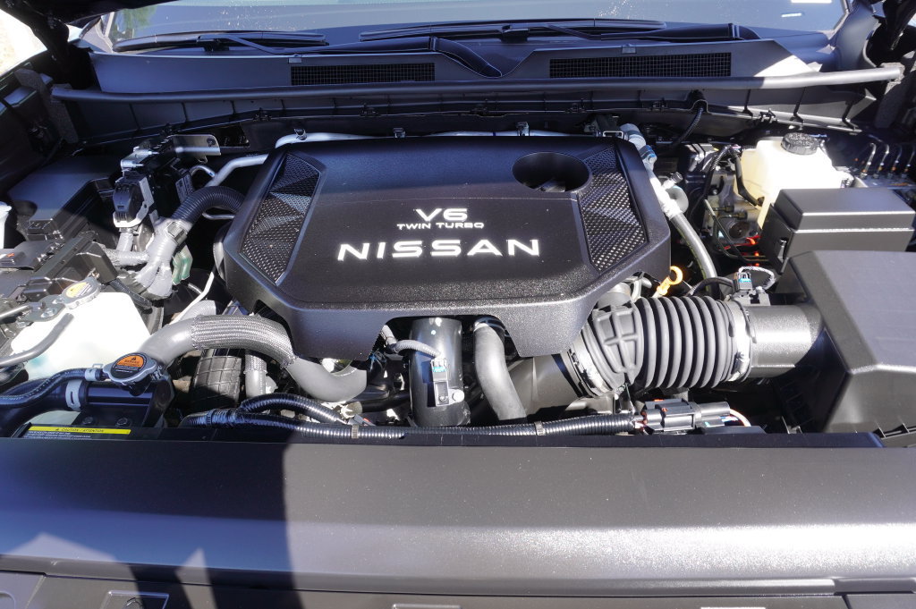 Certified 2025 Nissan Armada SV AWD/4WD image 7