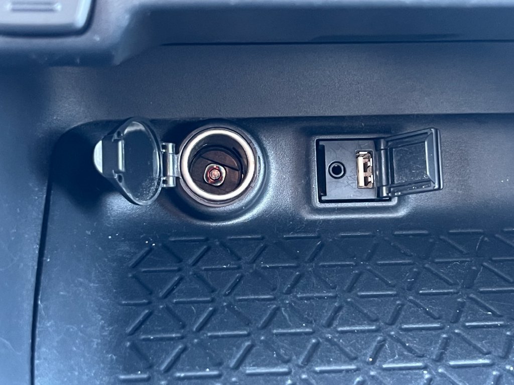 Used 2019 Toyota RAV4 LE AWD/4WD image 29