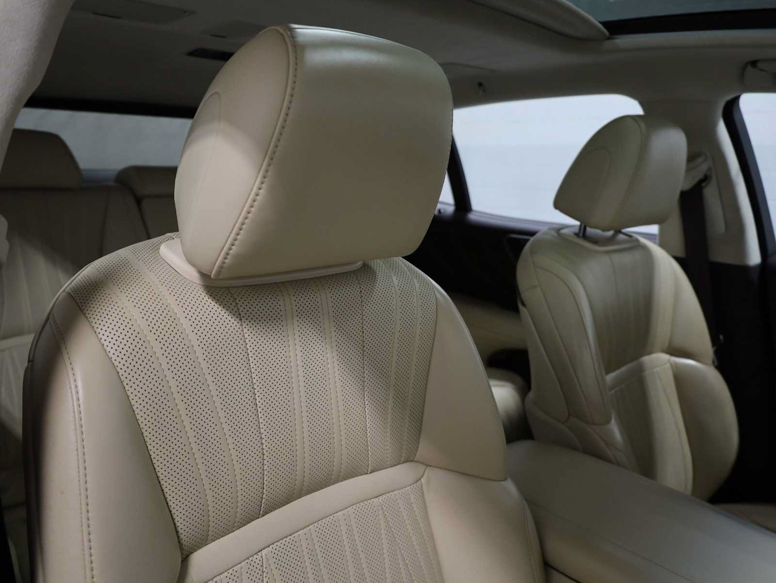 Used 2018 Lexus LS 500 w/ Interior Upgrade Package RWD image 21