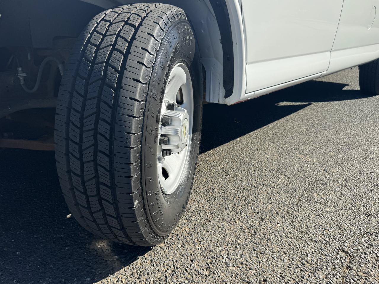 Used 2010 Chevrolet Express 2500 RWD image 36