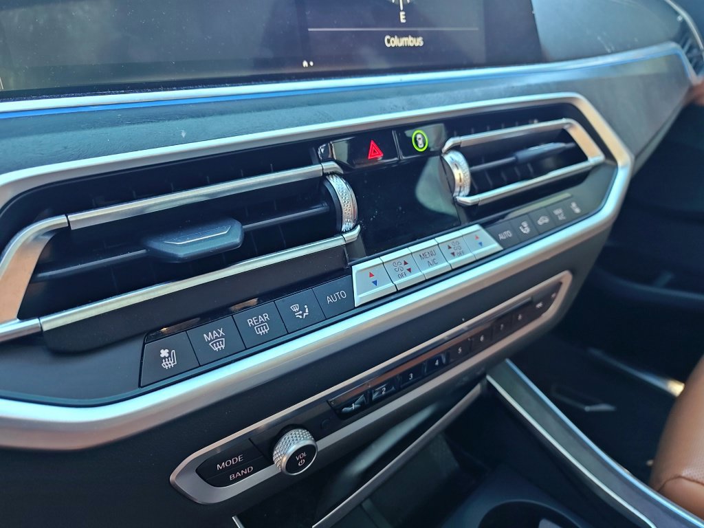 Used 2022 BMW X5 xDrive45e w/ M Sport Package AWD/4WD image 12