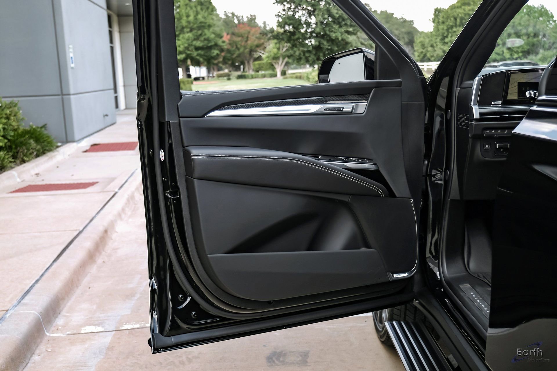 Used 2026 Cadillac Escalade V w/ LPO, Floor Liner Package image 87