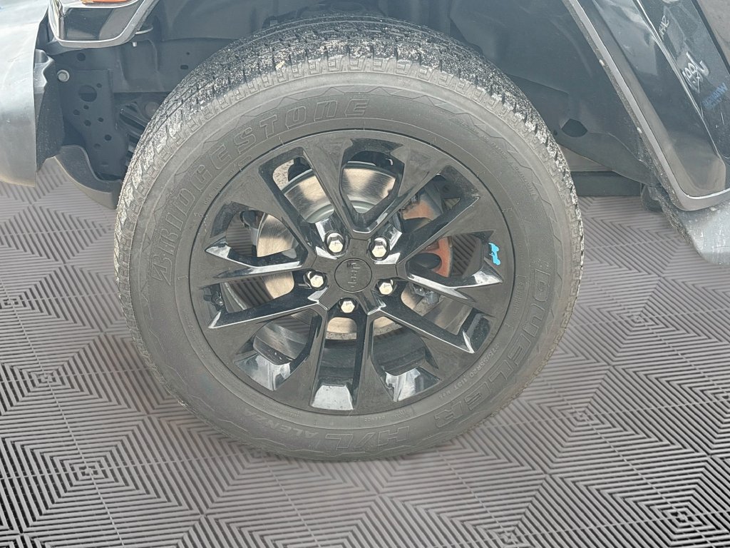 Certified 2022 Jeep Wrangler Unlimited Sahara AWD/4WD image 32