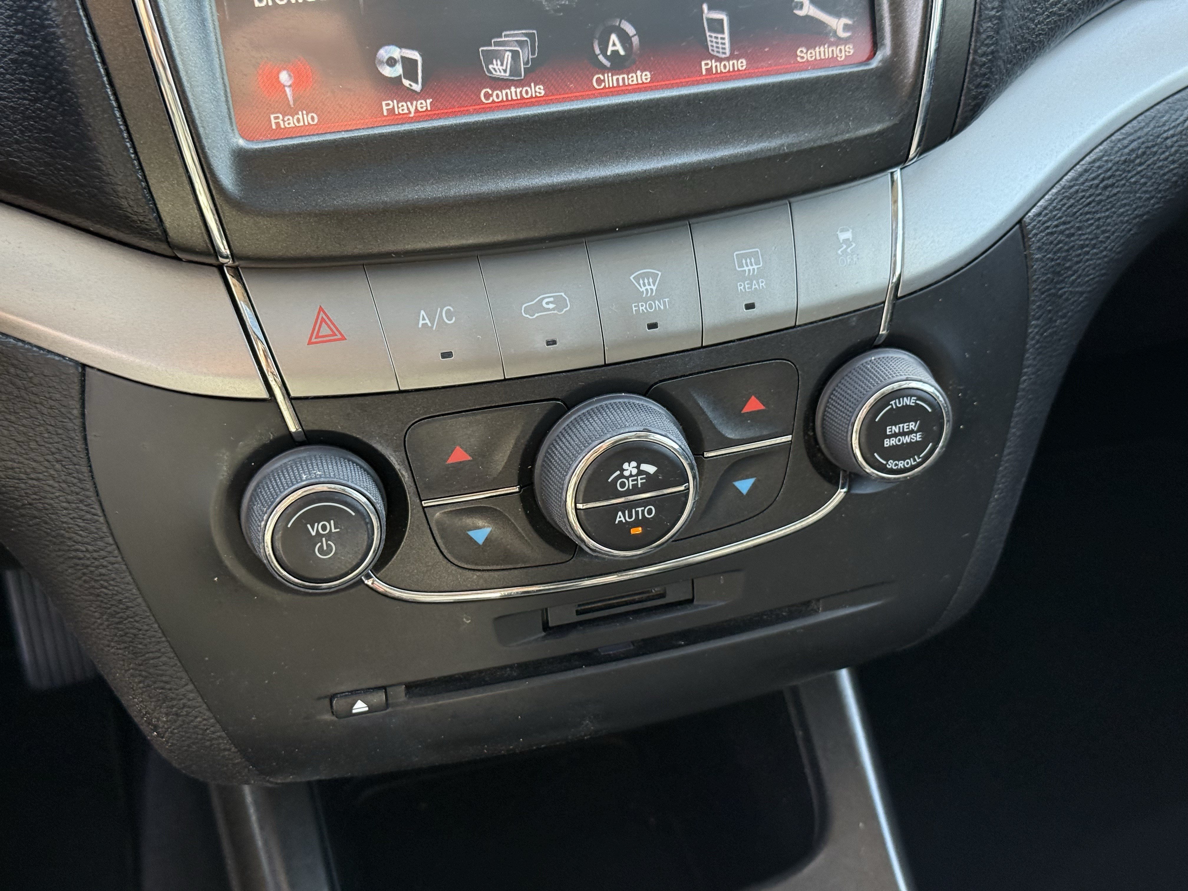 Used 2017 Dodge Journey Crossroad w/ Popular Equipment Group FWD image 22