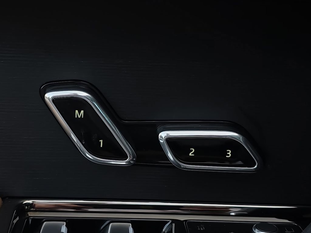 Used 2024 Land Rover Range Rover Sport SE image 33