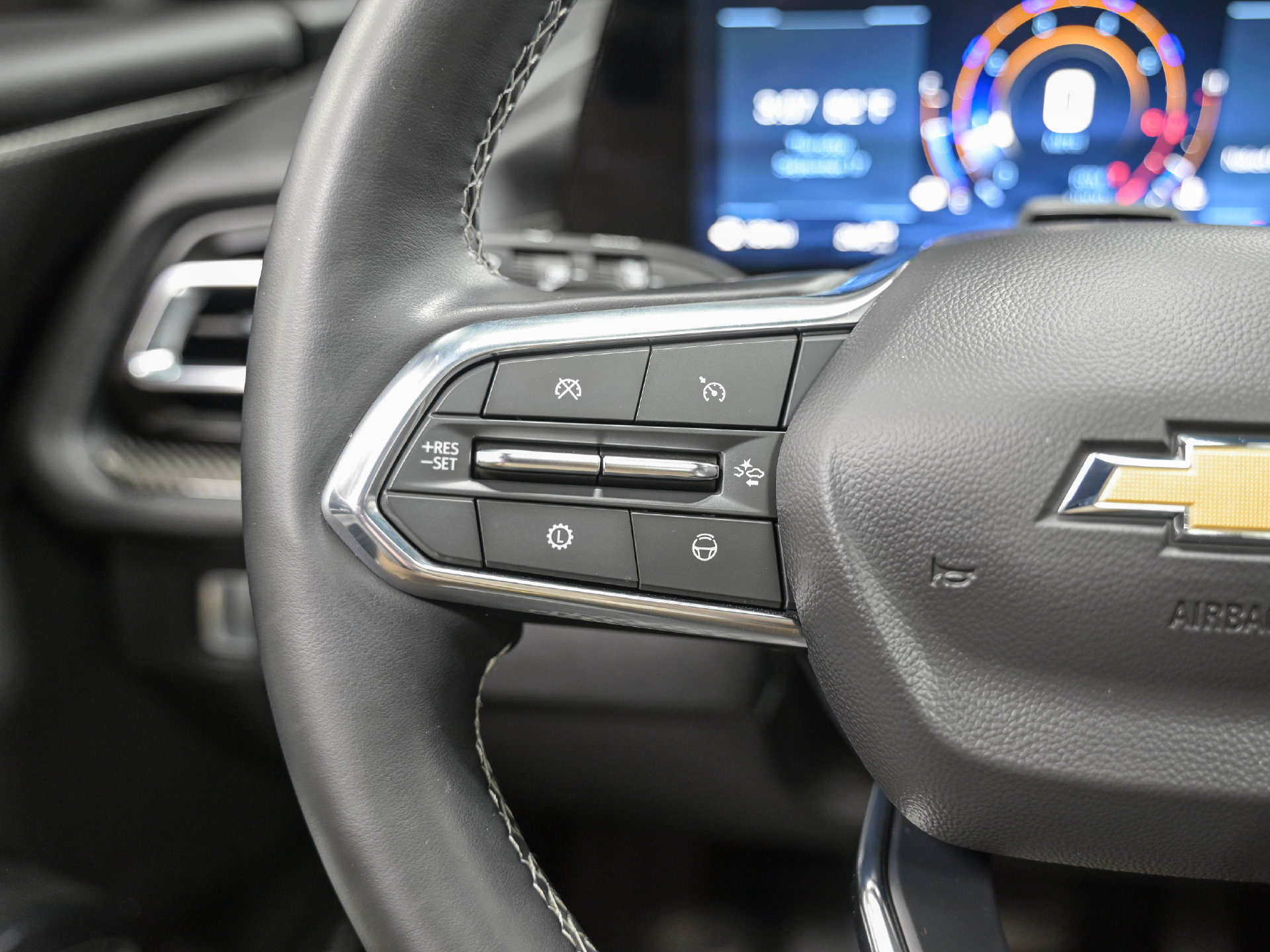 Used 2025 Chevrolet Traverse High Country AWD/4WD image 19