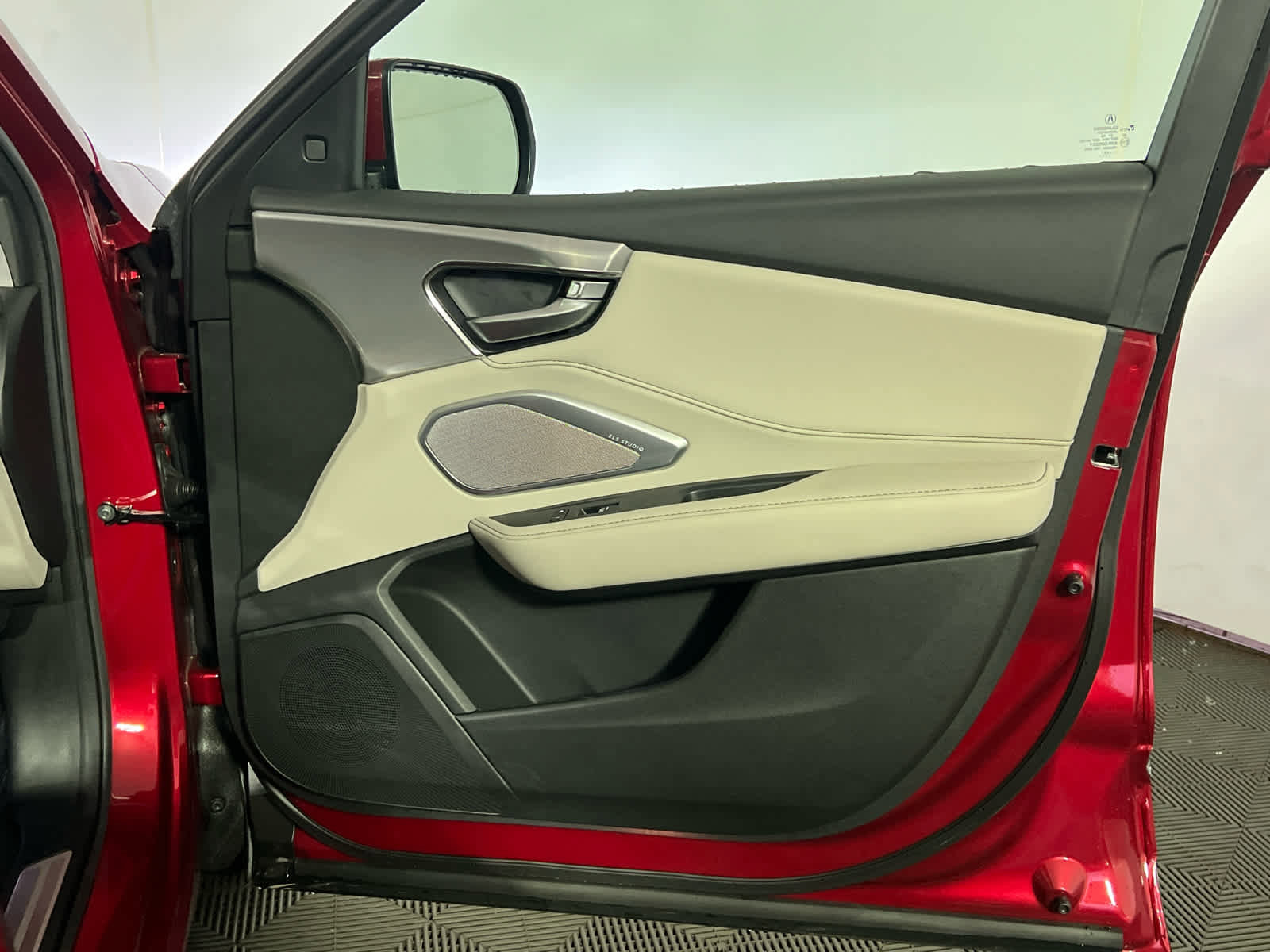 Used 2025 Acura RDX SH-AWD w/ Technology Package image 24