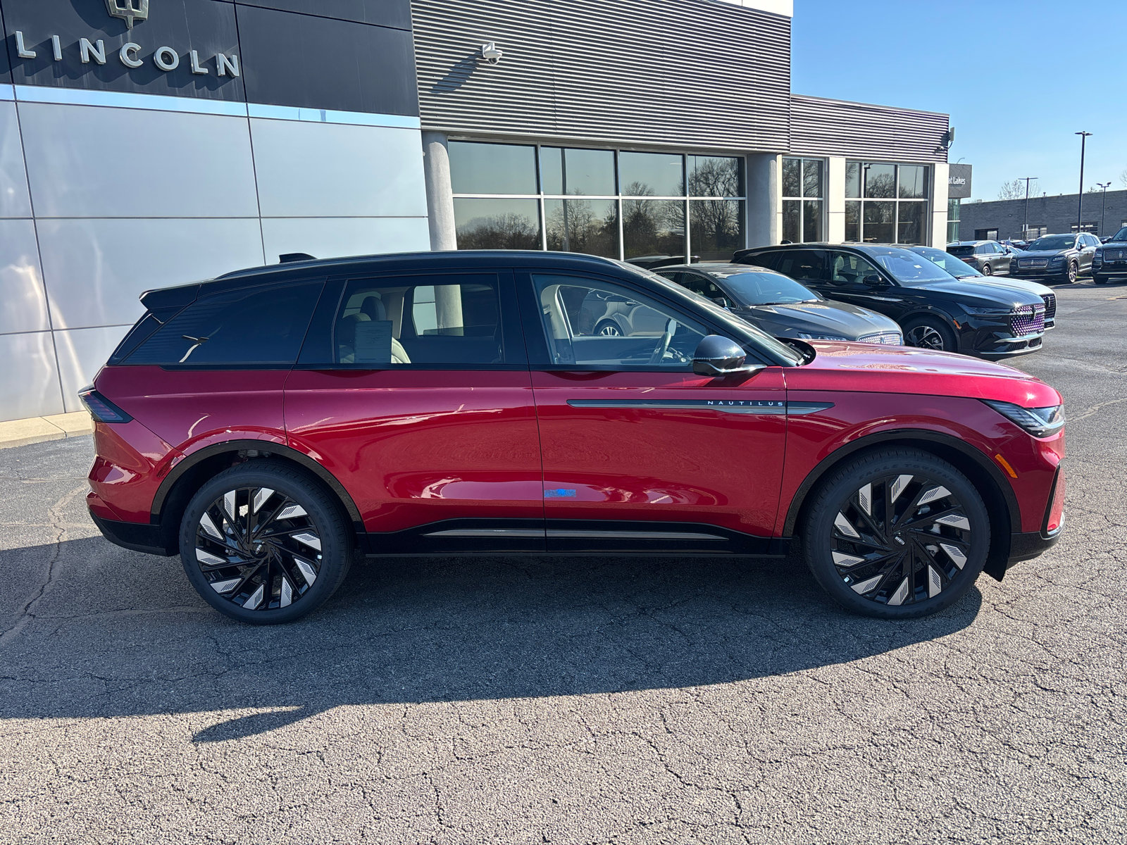 New 2026 Lincoln Nautilus Reserve w/ Jet Appearance Package AWD/4WD image 8