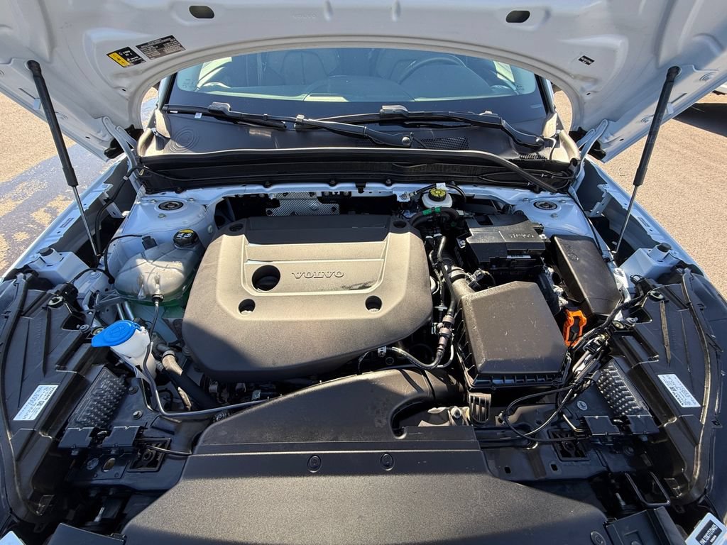 Used 2026 Volvo XC40 B5 Plus AWD/4WD image 27