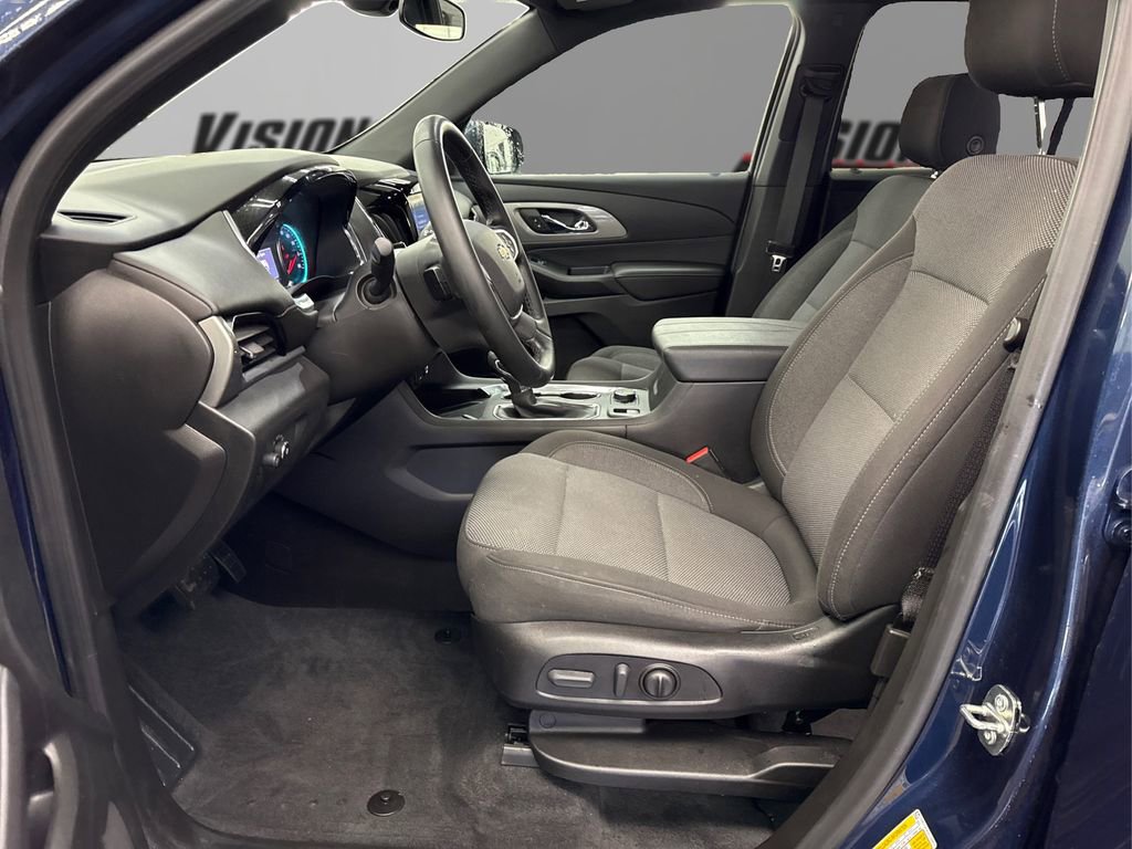 Used 2023 Chevrolet Traverse LT image 9