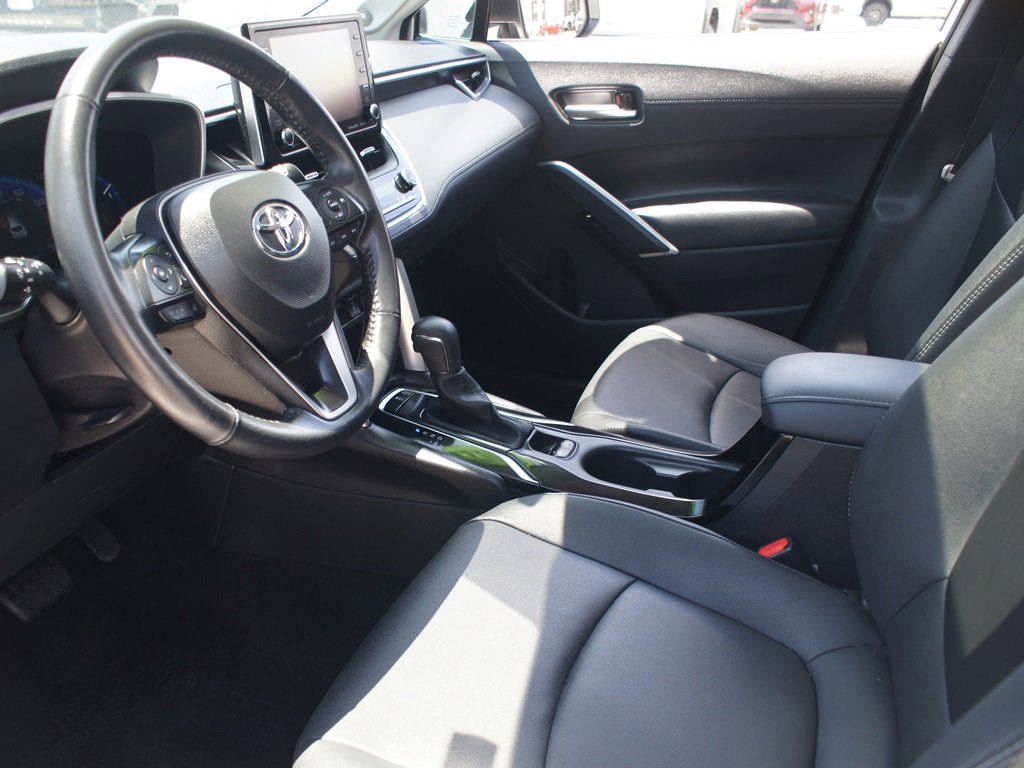 Used 2022 Toyota Corolla Cross XLE w/ Convenience Package AWD/4WD image 14