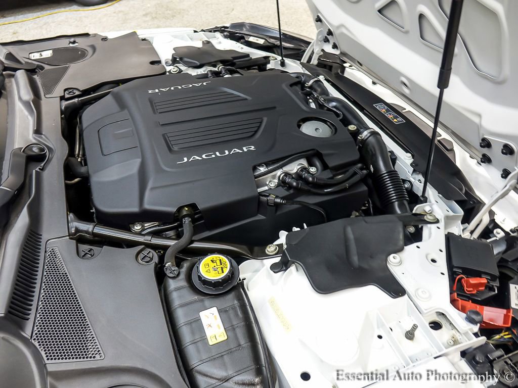 Used 2016 Jaguar F-TYPE R image 24