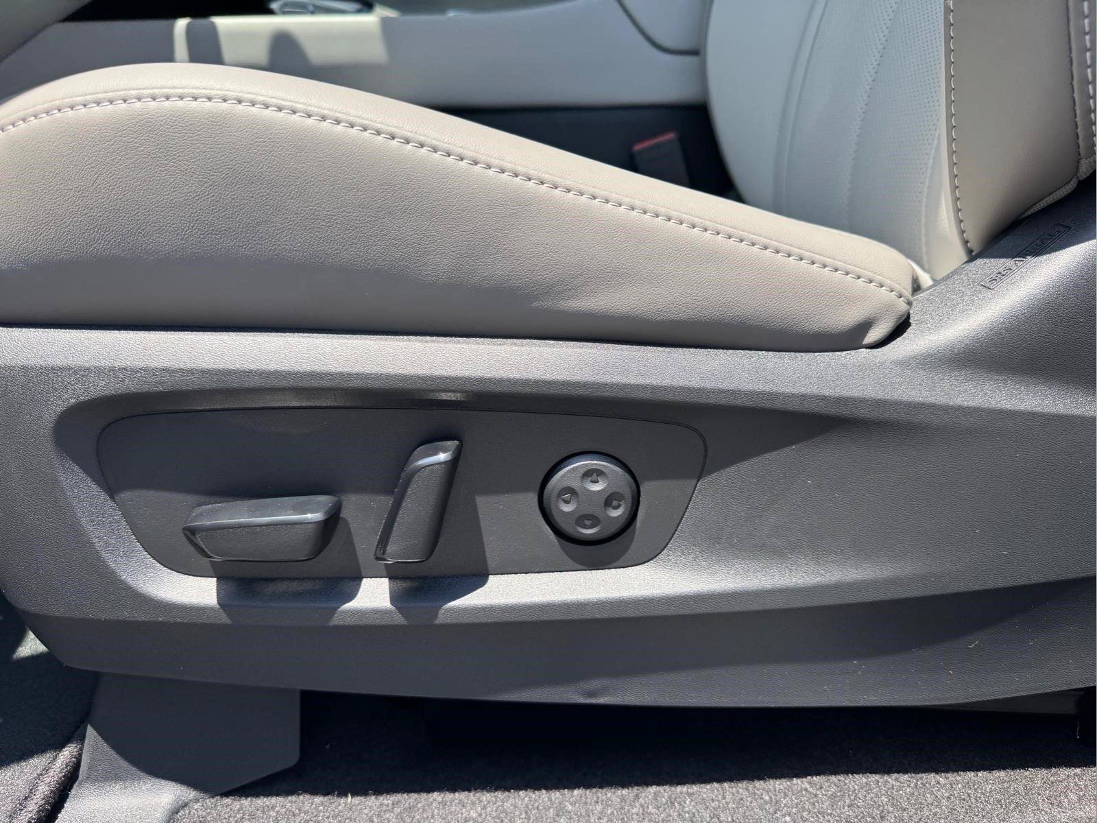 New 2027 INFINITI QX60 Luxe w/ Cargo Package FWD image 17