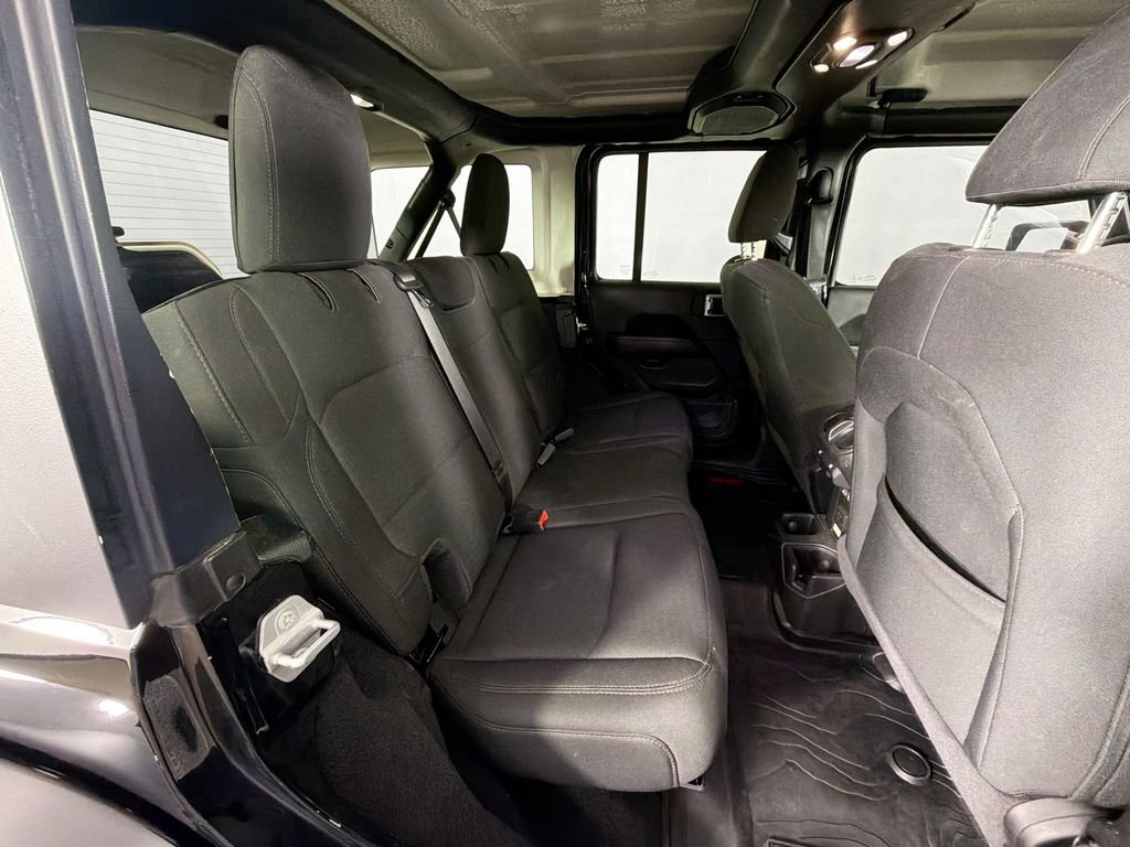 Used 2021 Jeep Wrangler Unlimited Sahara image 26