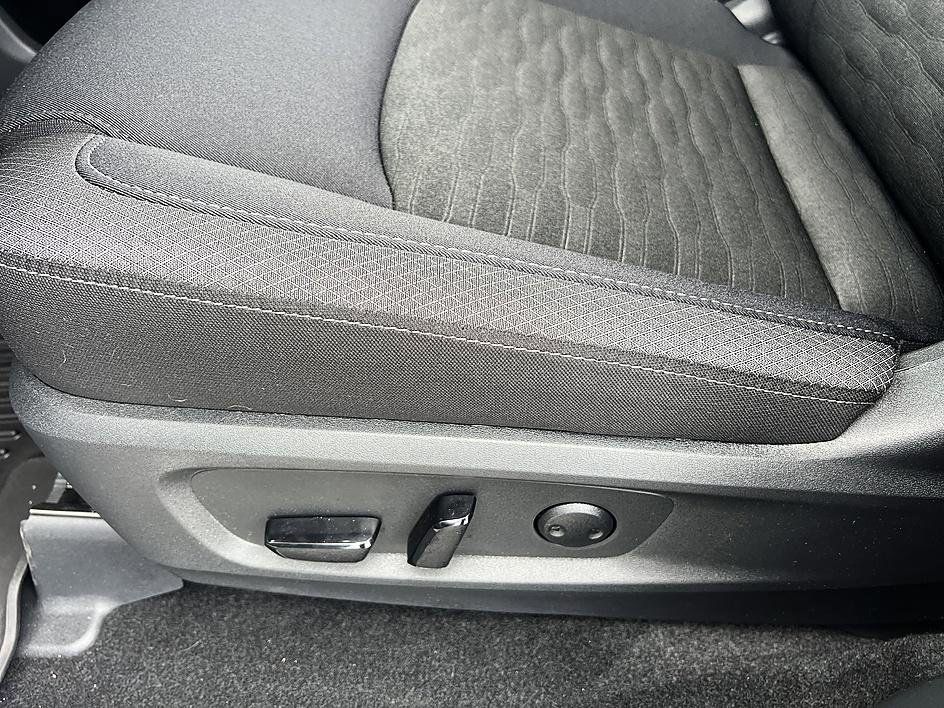 Certified 2025 Nissan Pathfinder SV image 21