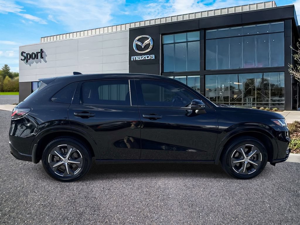 Used 2025 Honda HR-V EX-L image 2