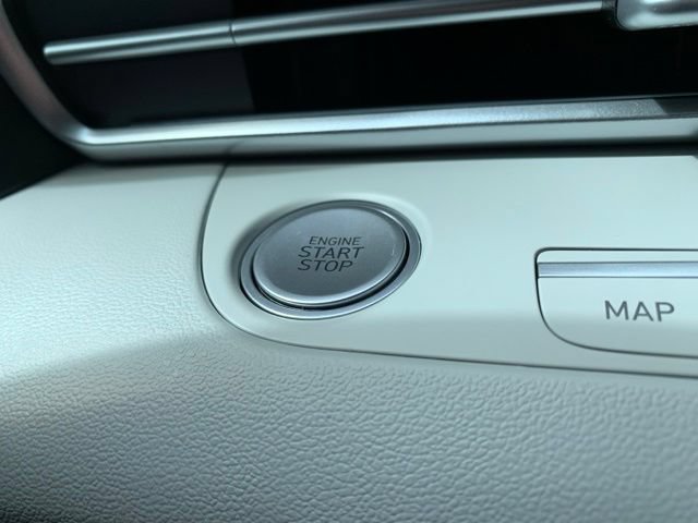 New 2026 Hyundai Elantra Limited FWD image 18