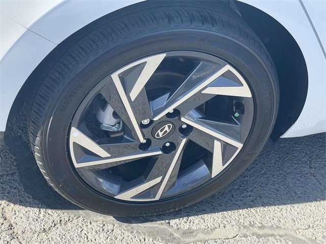 Certified 2025 Hyundai Elantra Sport image 8