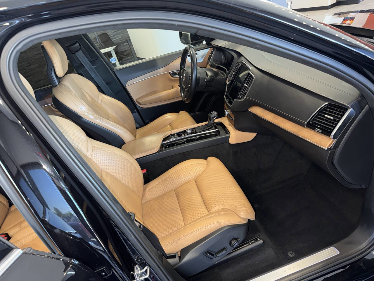 Used 2018 Volvo XC90 T6 Inscription w/ Luxury Package AWD/4WD image 18