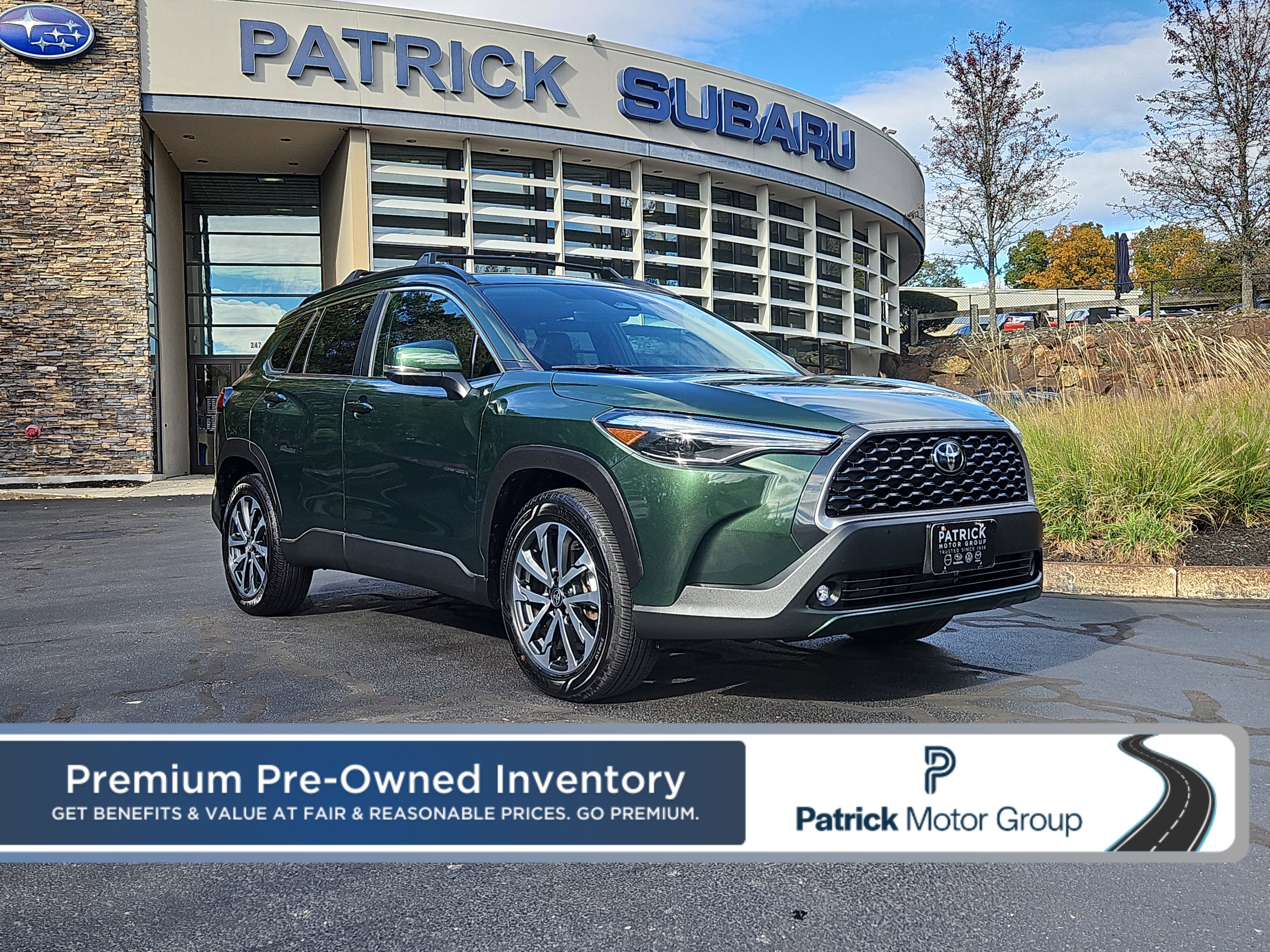 Used 2023 Toyota Corolla Cross XLE image 1