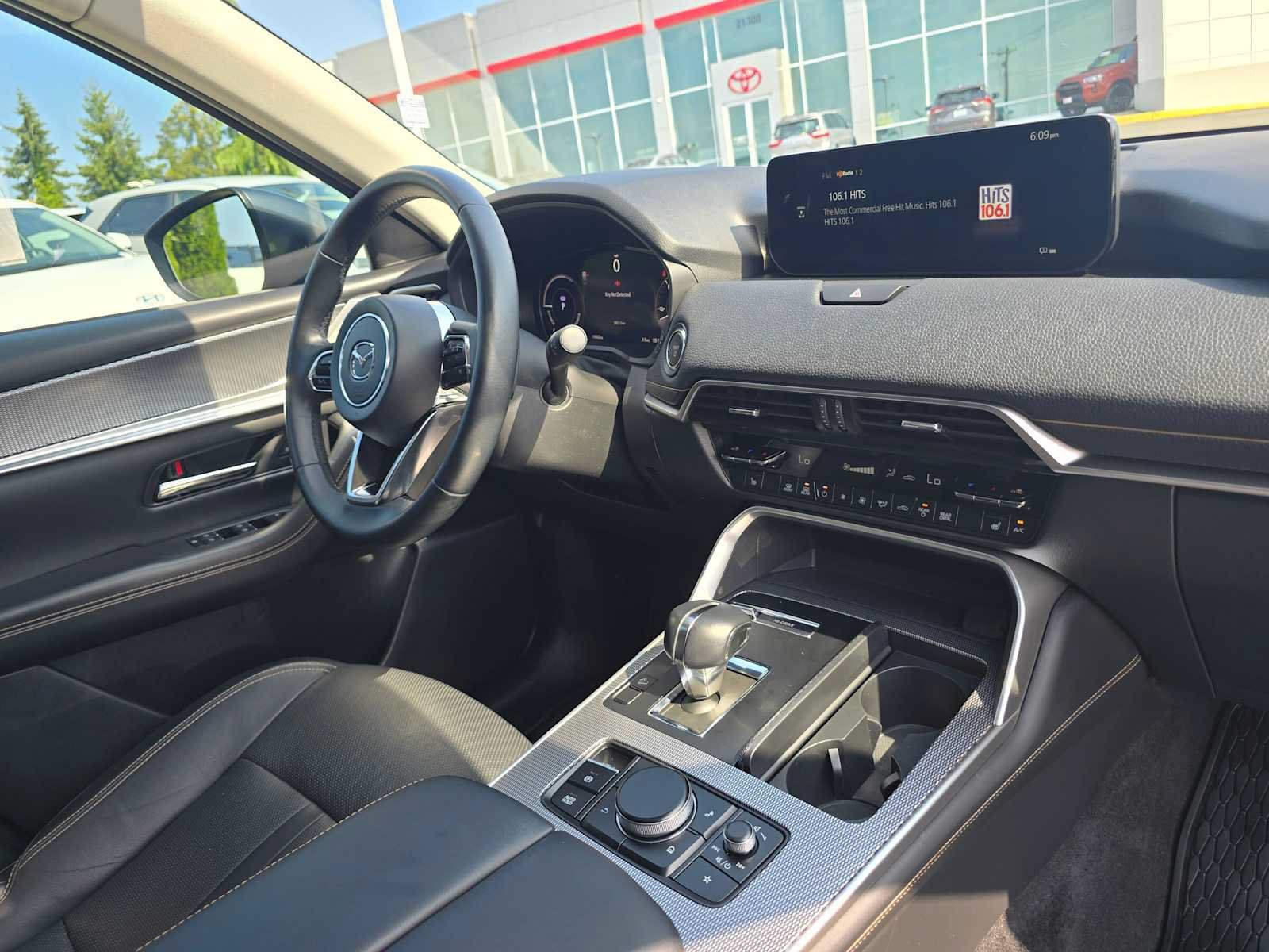 Used 2024 MAZDA CX-90 Plug-In Hybrid w/ Preferred AWD/4WD image 10