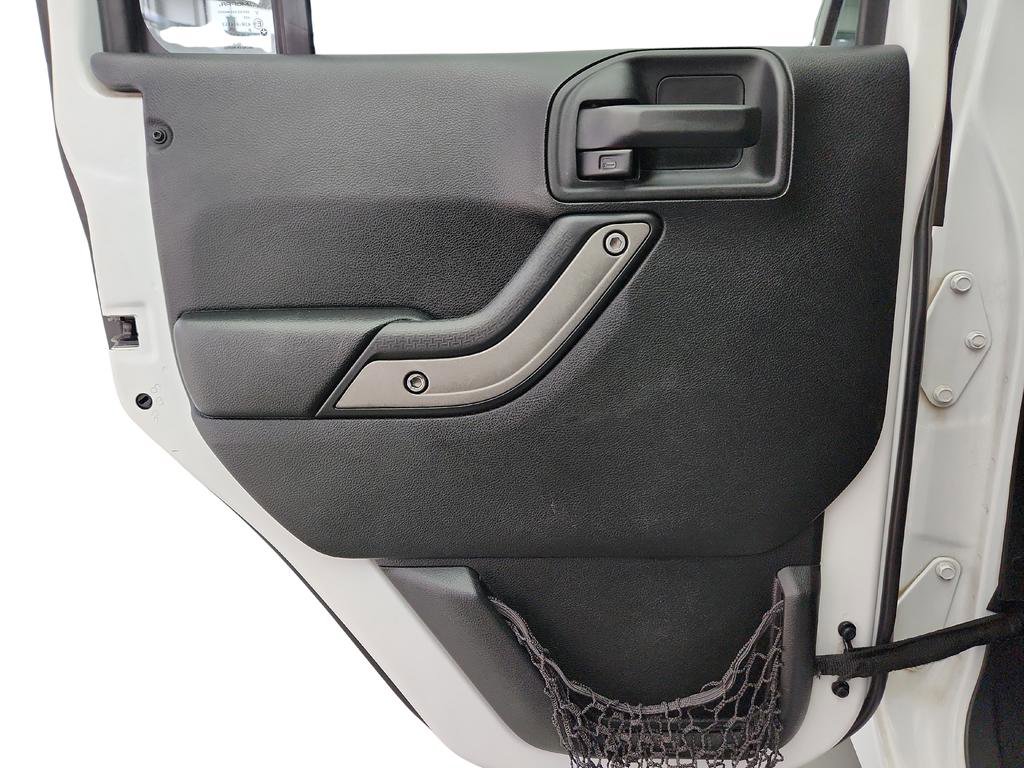 Used 2018 Jeep Wrangler Unlimited Sport S image 19