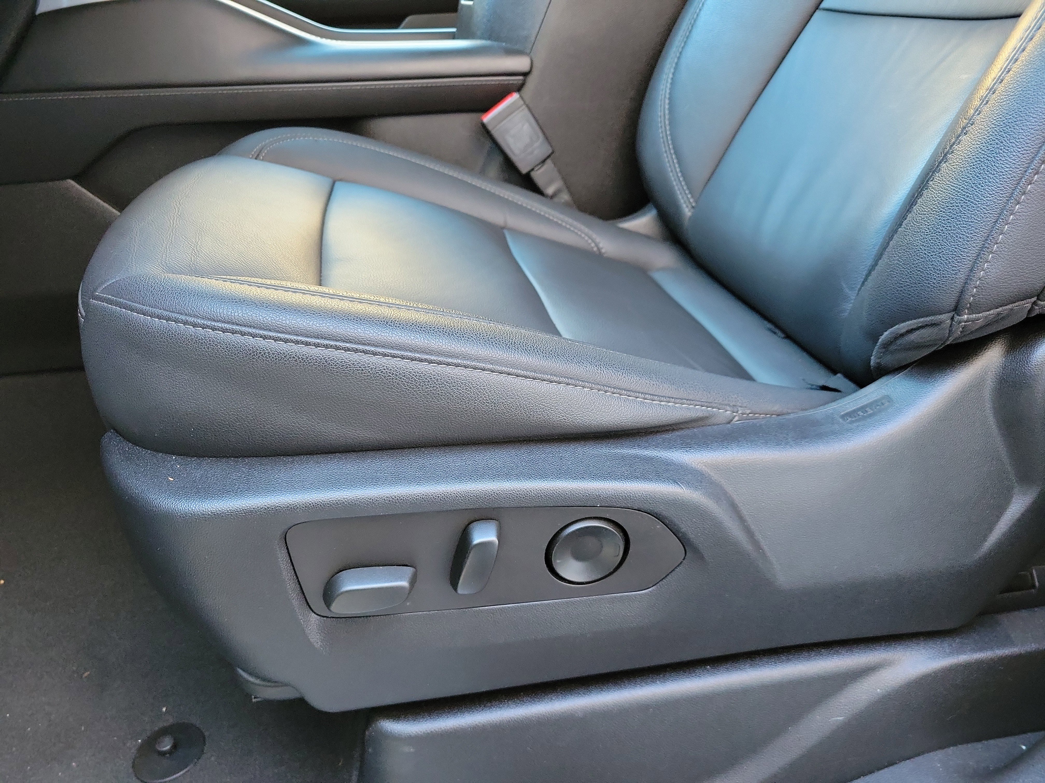 Used 2021 Chevrolet Tahoe Z71 image 15