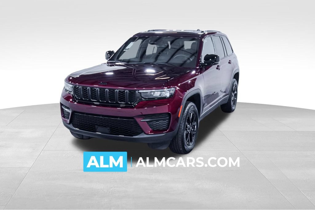 Used 2025 Jeep Grand Cherokee Altitude AWD/4WD image 1