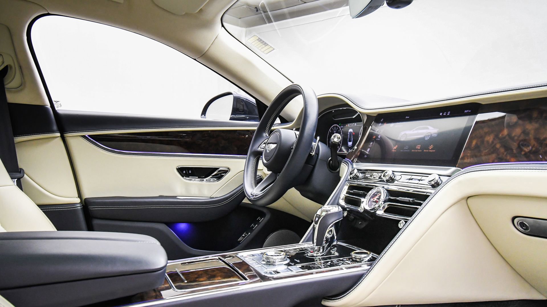 Certified 2024 Bentley Flying Spur Mulliner image 57