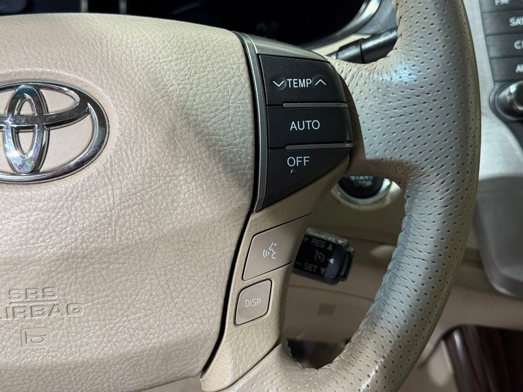 Used 2012 Toyota Avalon Limited FWD image 25