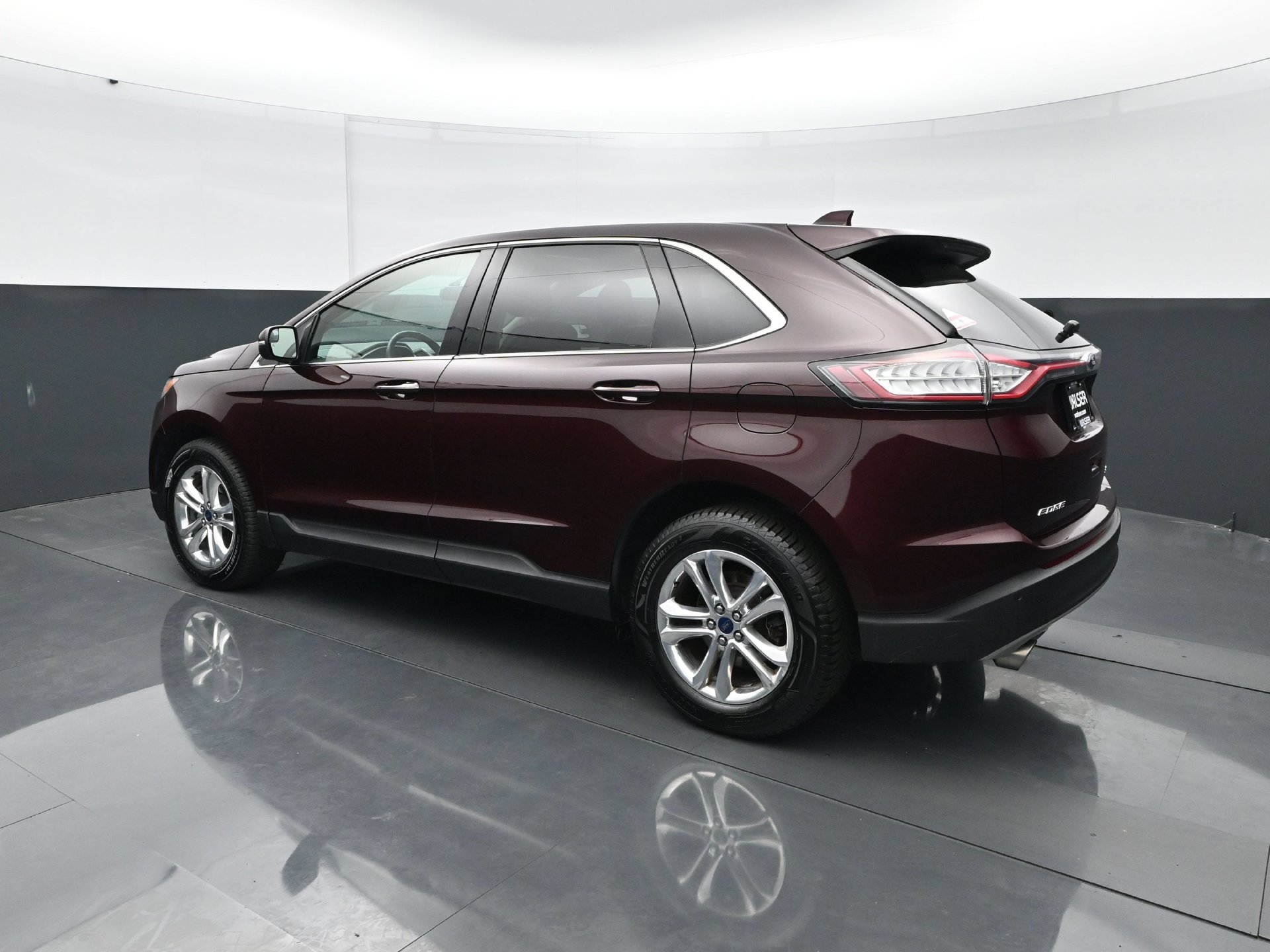 Used 2018 Ford Edge SEL w/ Equipment Group 201A AWD/4WD image 4