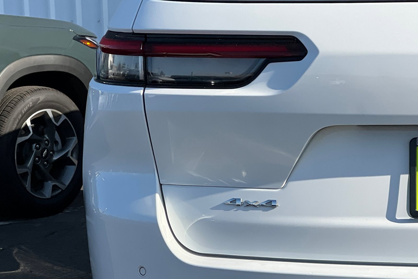 Used 2023 Jeep Grand Cherokee L Laredo image 24