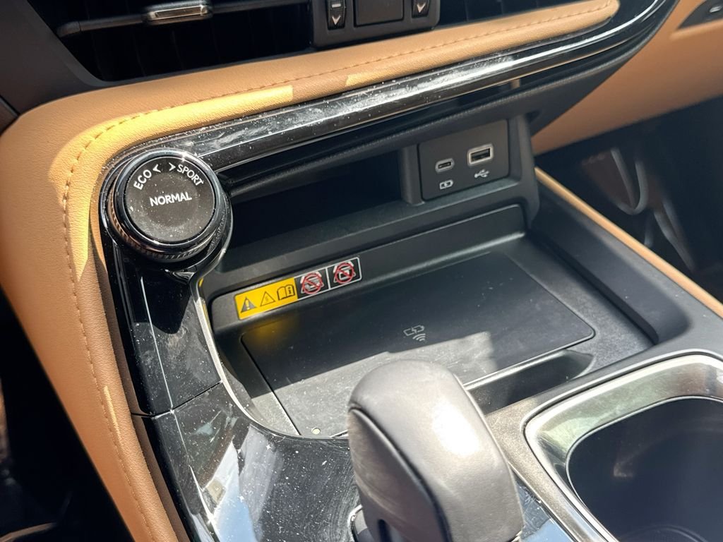 Used 2025 Lexus NX 250 FWD w/ Towing Package (2000 Lbs) image 30
