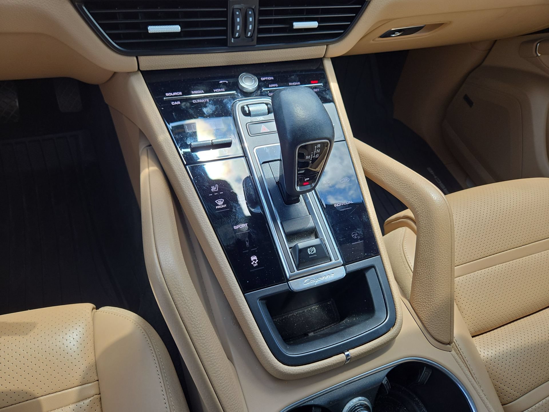 Used 2021 Porsche Cayenne AWD/4WD image 22