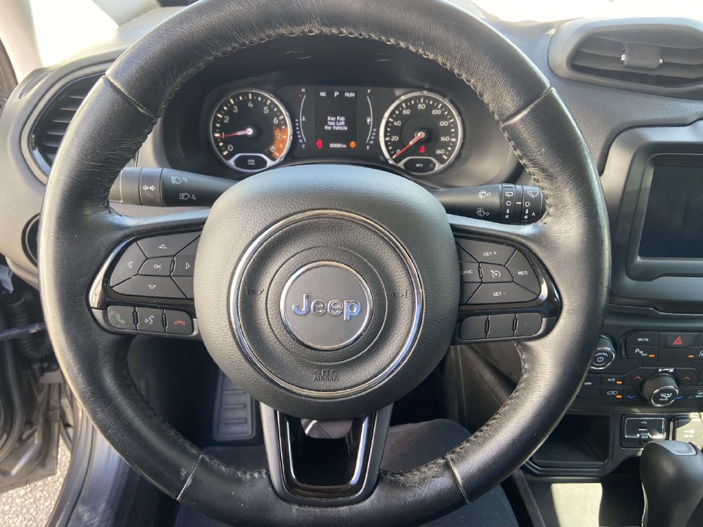 Used 2018 Jeep Renegade Altitude w/ Advanced Technology Group FWD image 36