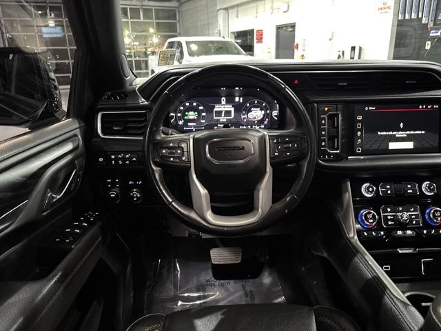 Used 2023 GMC Yukon Denali w/ Advanced Technology Package AWD/4WD image 35