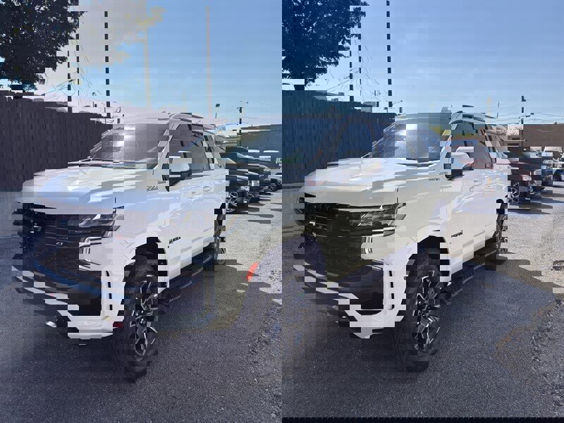 Used 2023 Chevrolet Suburban Z71 image 5