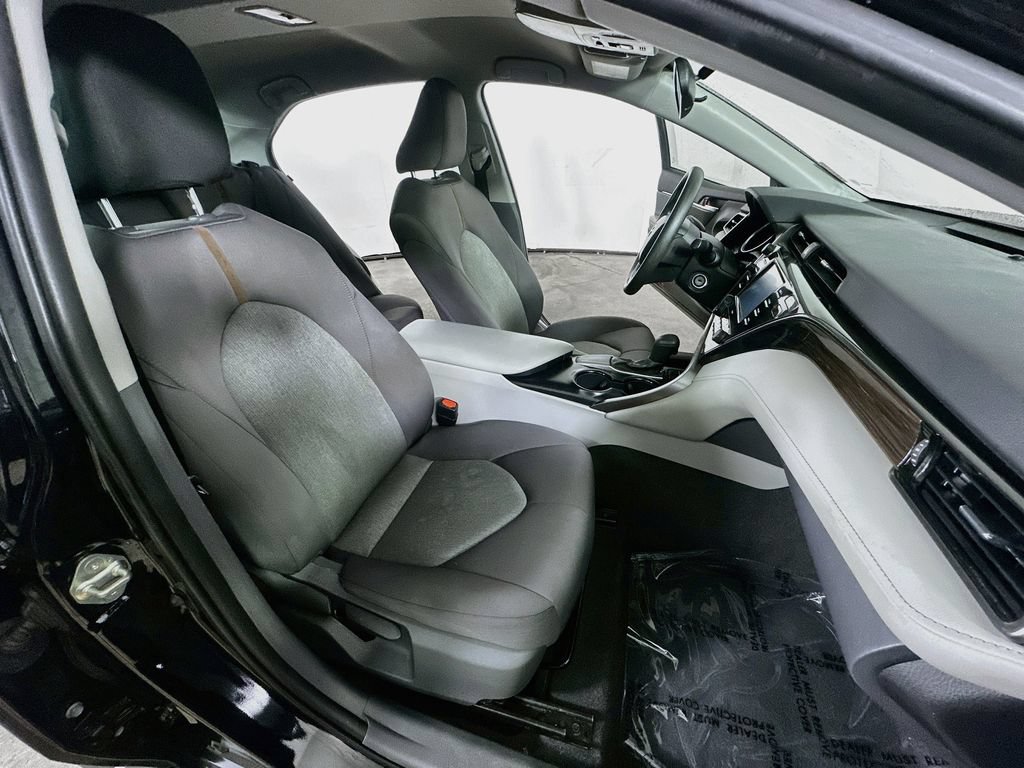 Used 2020 Toyota Camry LE FWD image 12