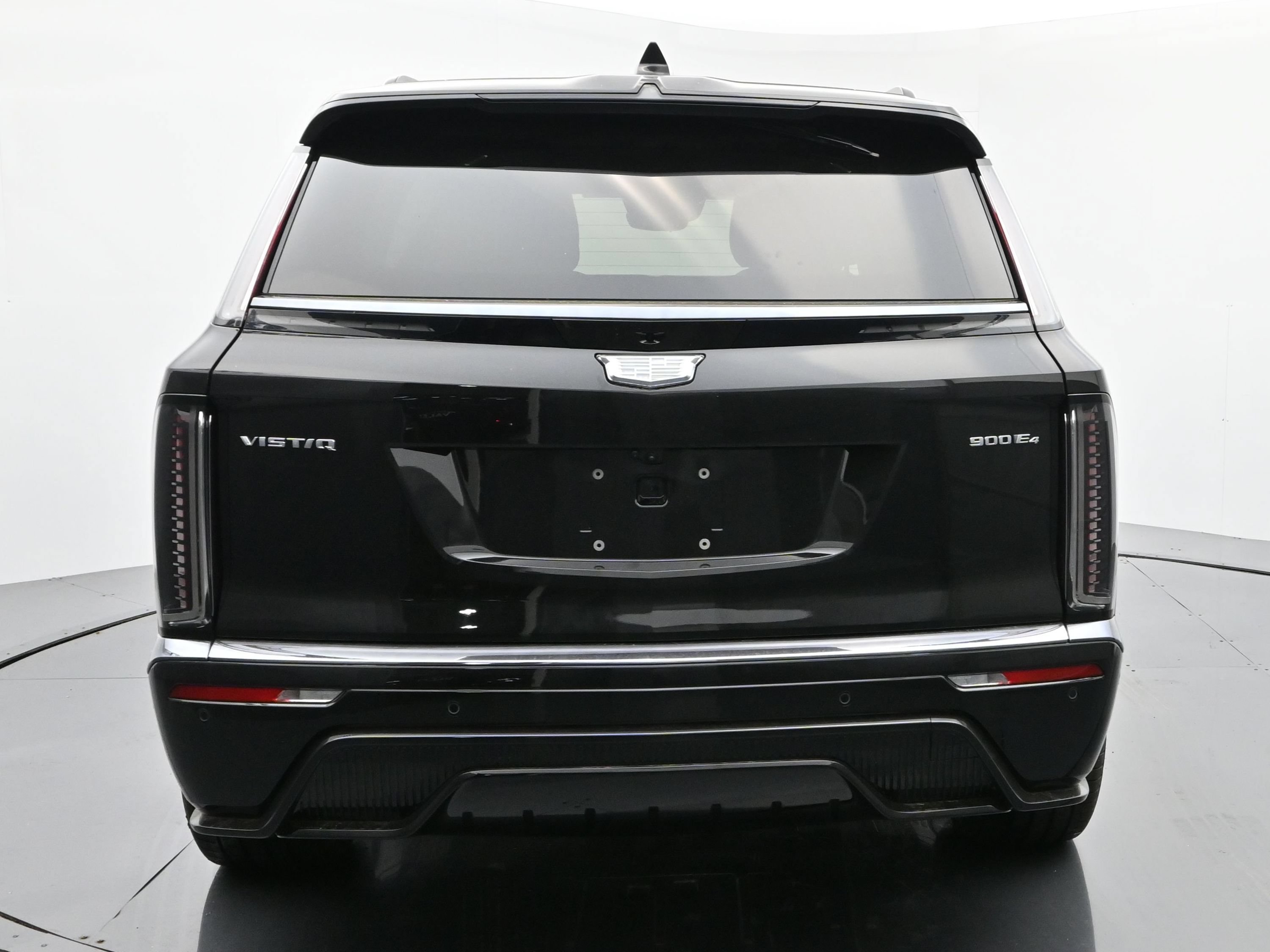 New 2026 Cadillac Vistiq Platinum w/ LPO, Floor Liner Package AWD/4WD image 4
