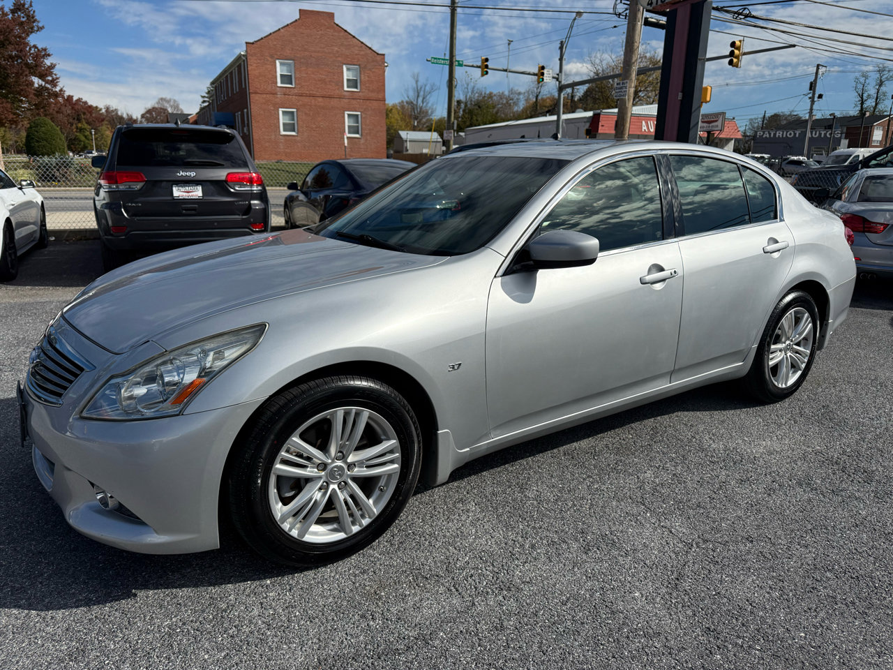 Used 2015 INFINITI Q40 AWD w/ Moonroof Package image 11